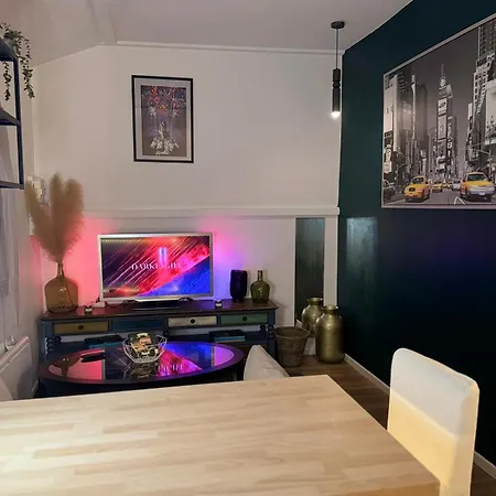 Maisonnette Proche De Paris & Cinema Apartment *